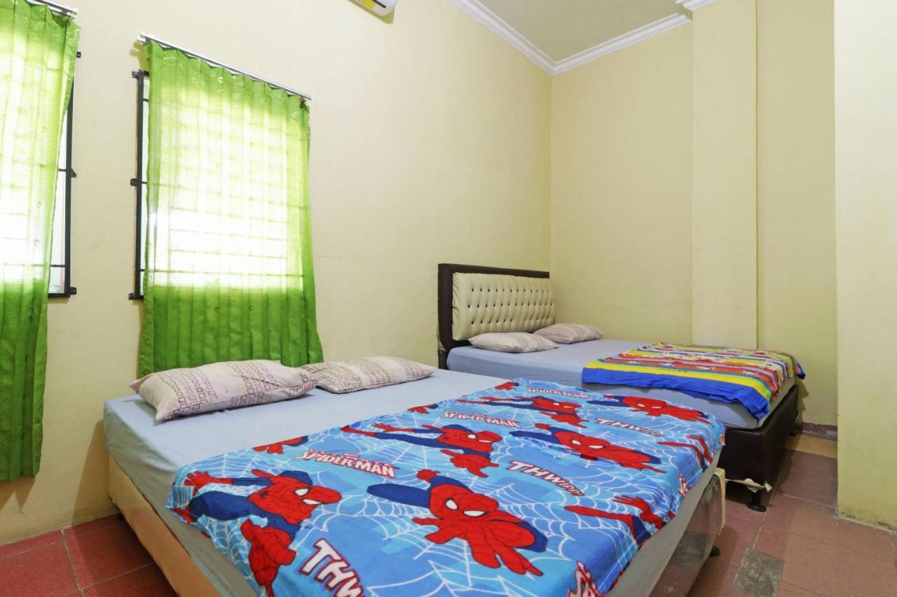 מלון Parit  Wisma Cempaka 2 Syariah מראה חיצוני תמונה